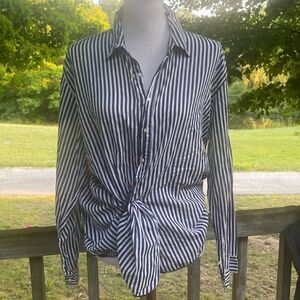 Holding Horses Anthropology Wm’s Large Blue Striped Tie Front Button Down Shirt